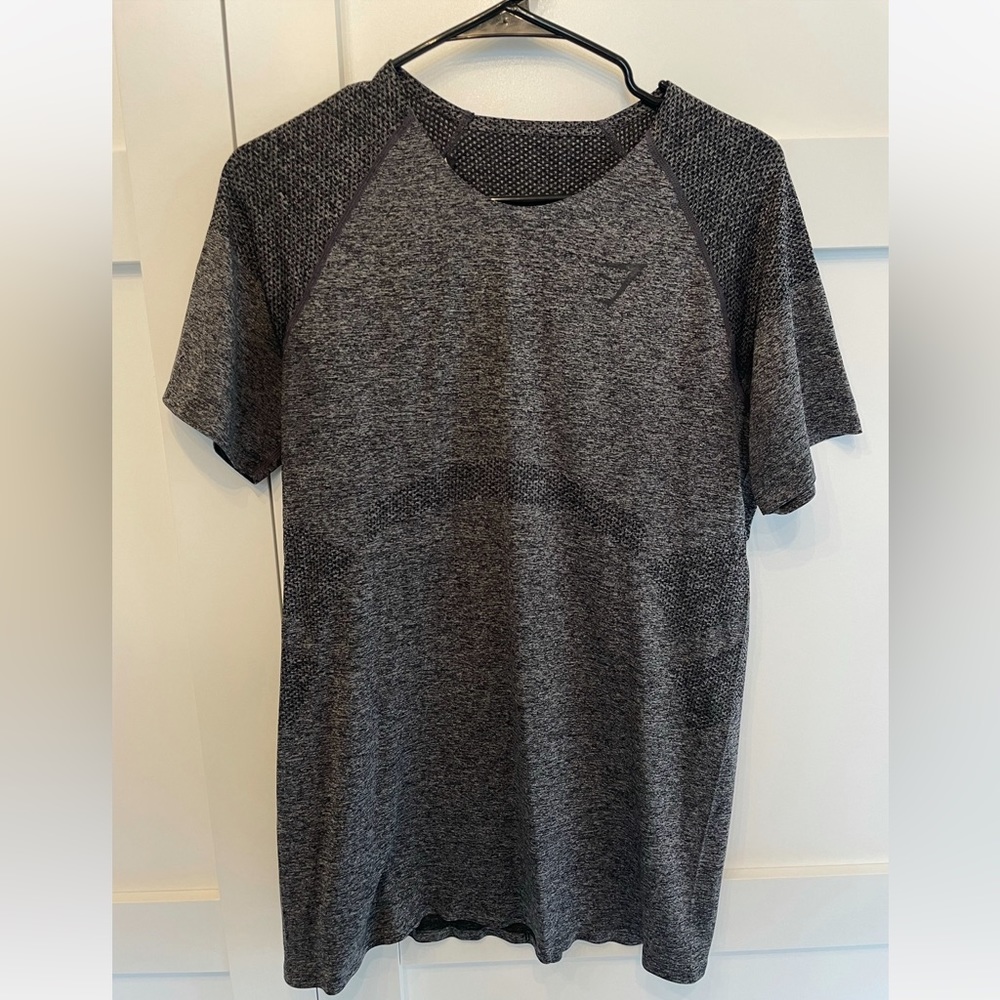 Mens gymshark fitted gym shirt dri fit like material